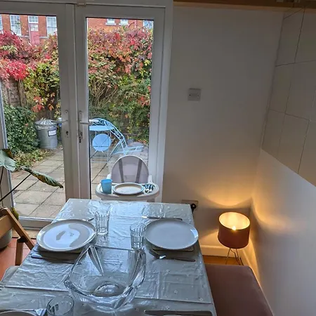 House In 7, Stoneybatter * Dublino